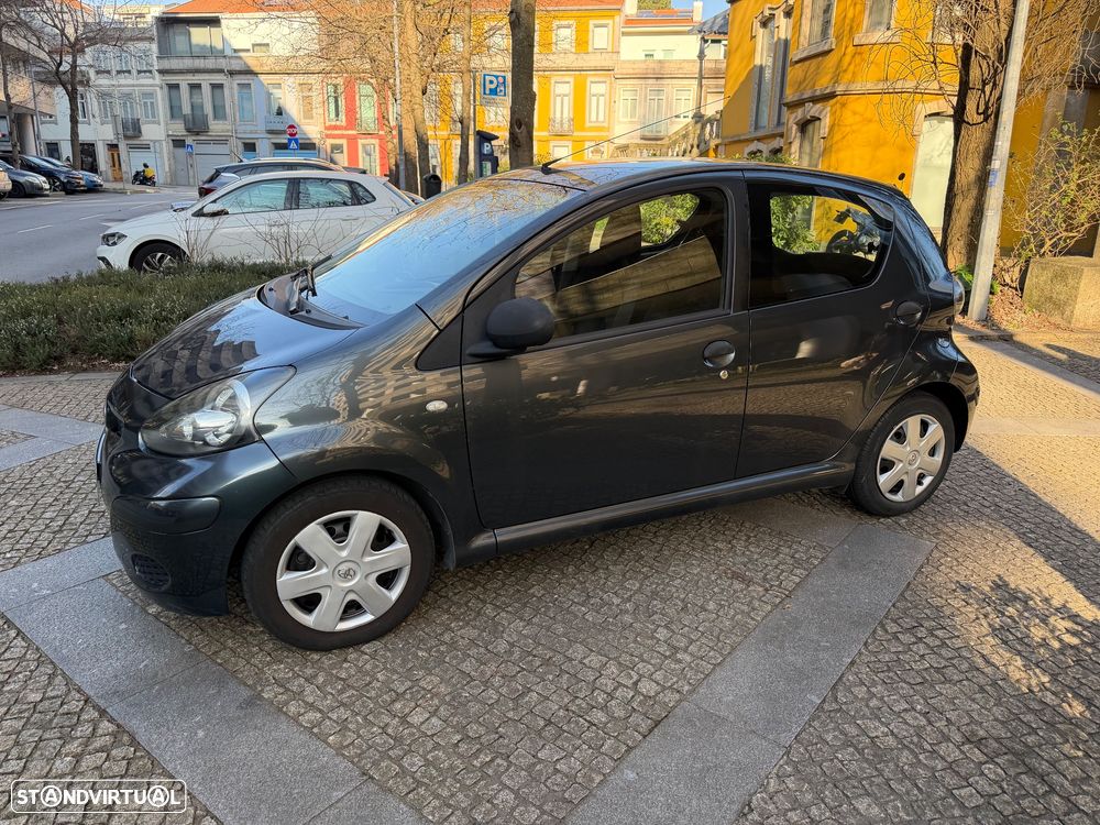 Toyota Aygo 1.0 - 18