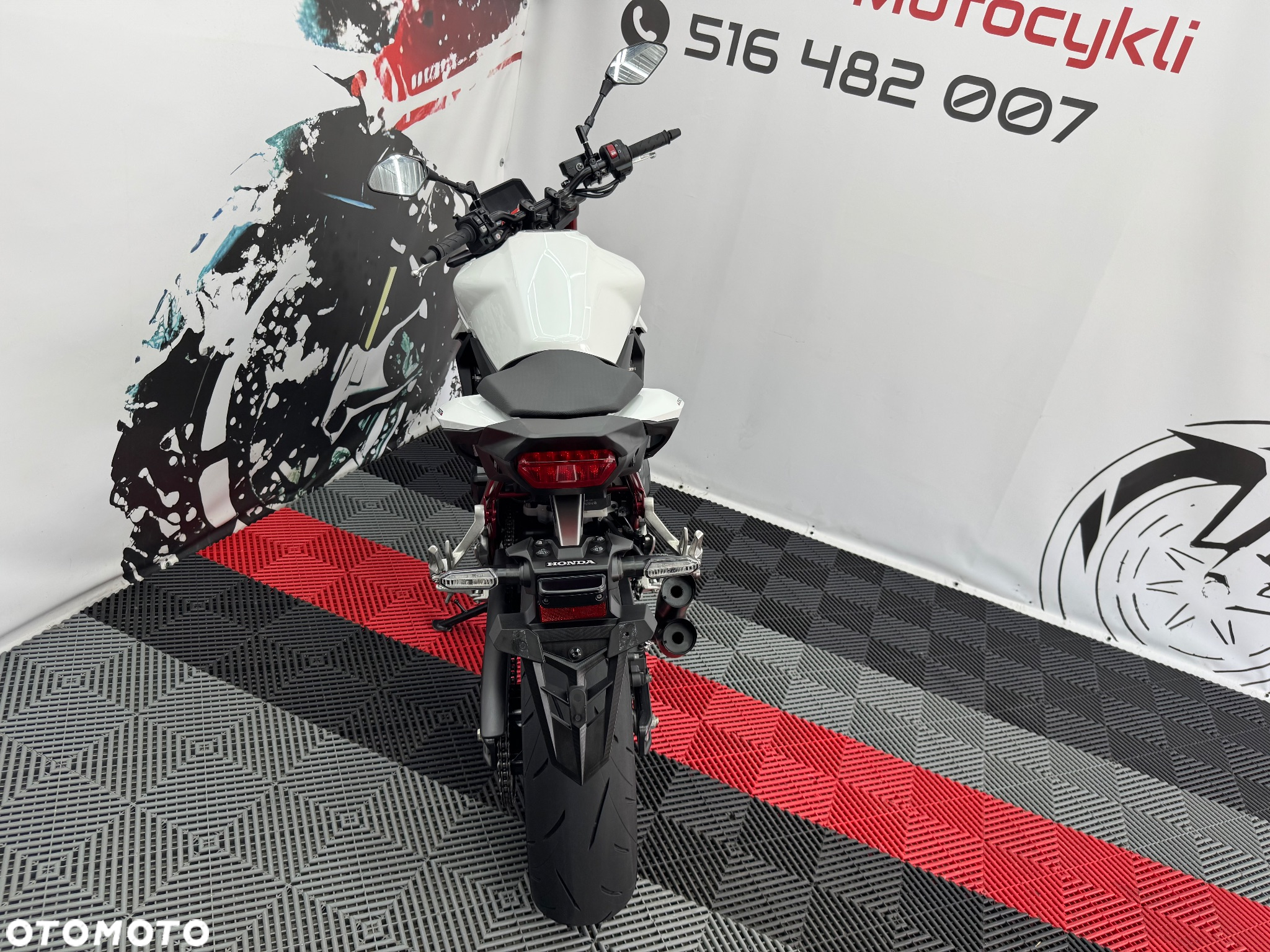 Honda CB - 12