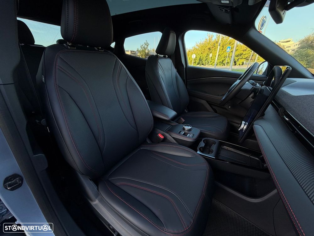 Ford Mustang Mach-E 75.7 kWh Premium AWD - 51
