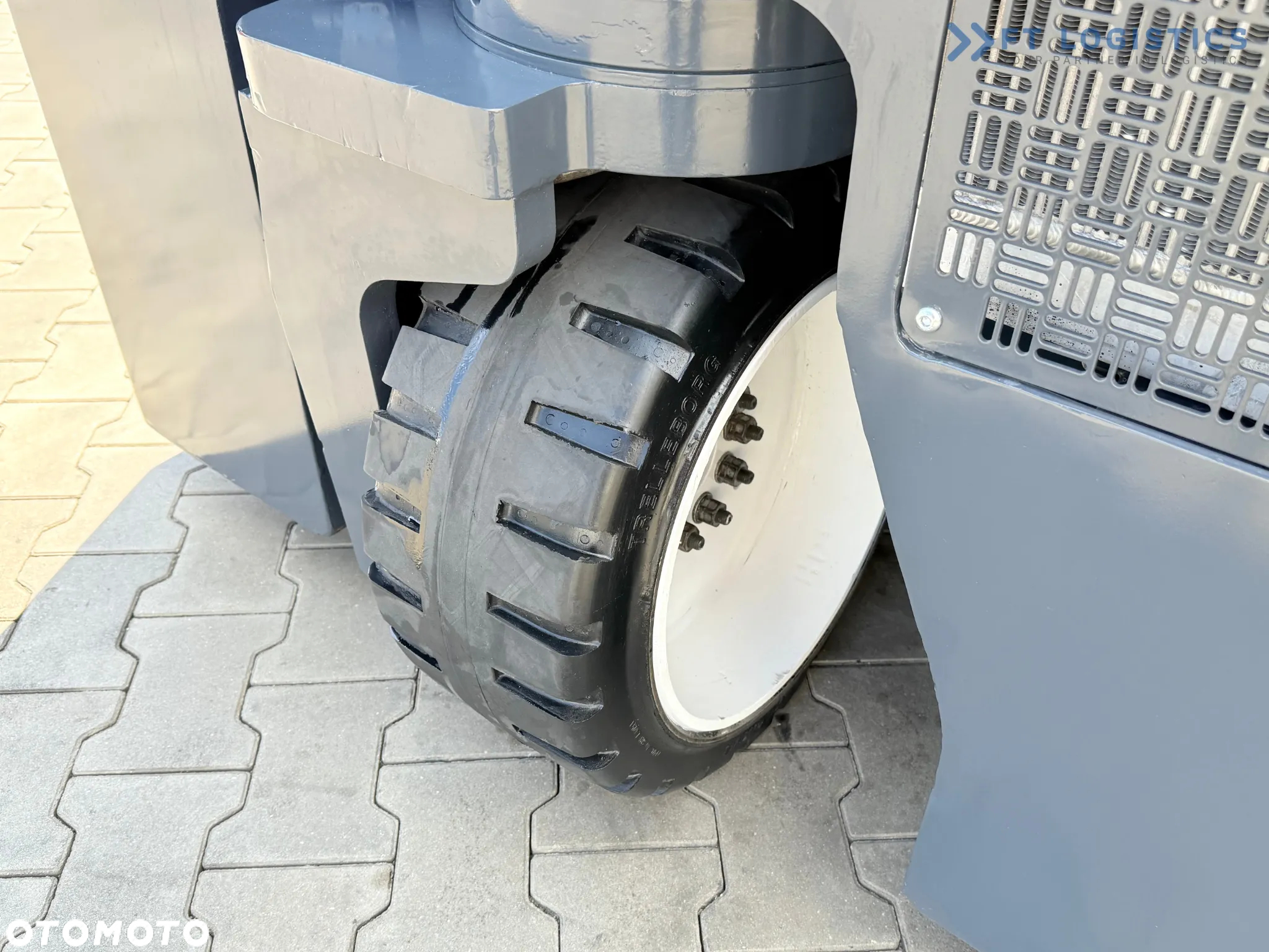 Combilift CB2500 / DIESEL / TRIPLEX / WYDŁY WYSUWNE / 5500MM / WOLNY SKOK / PRZESUW WIDEŁ / POZYCJONER / JAK NOWY - 10