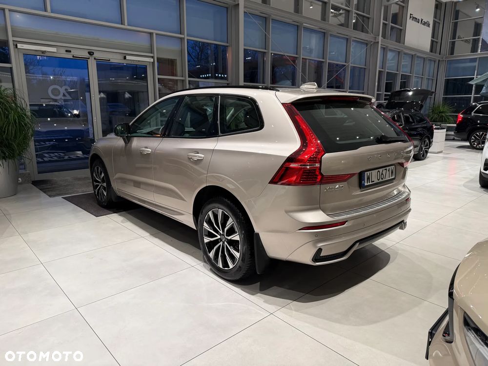Volvo XC 60 B5 B AWD Plus Dark - 9