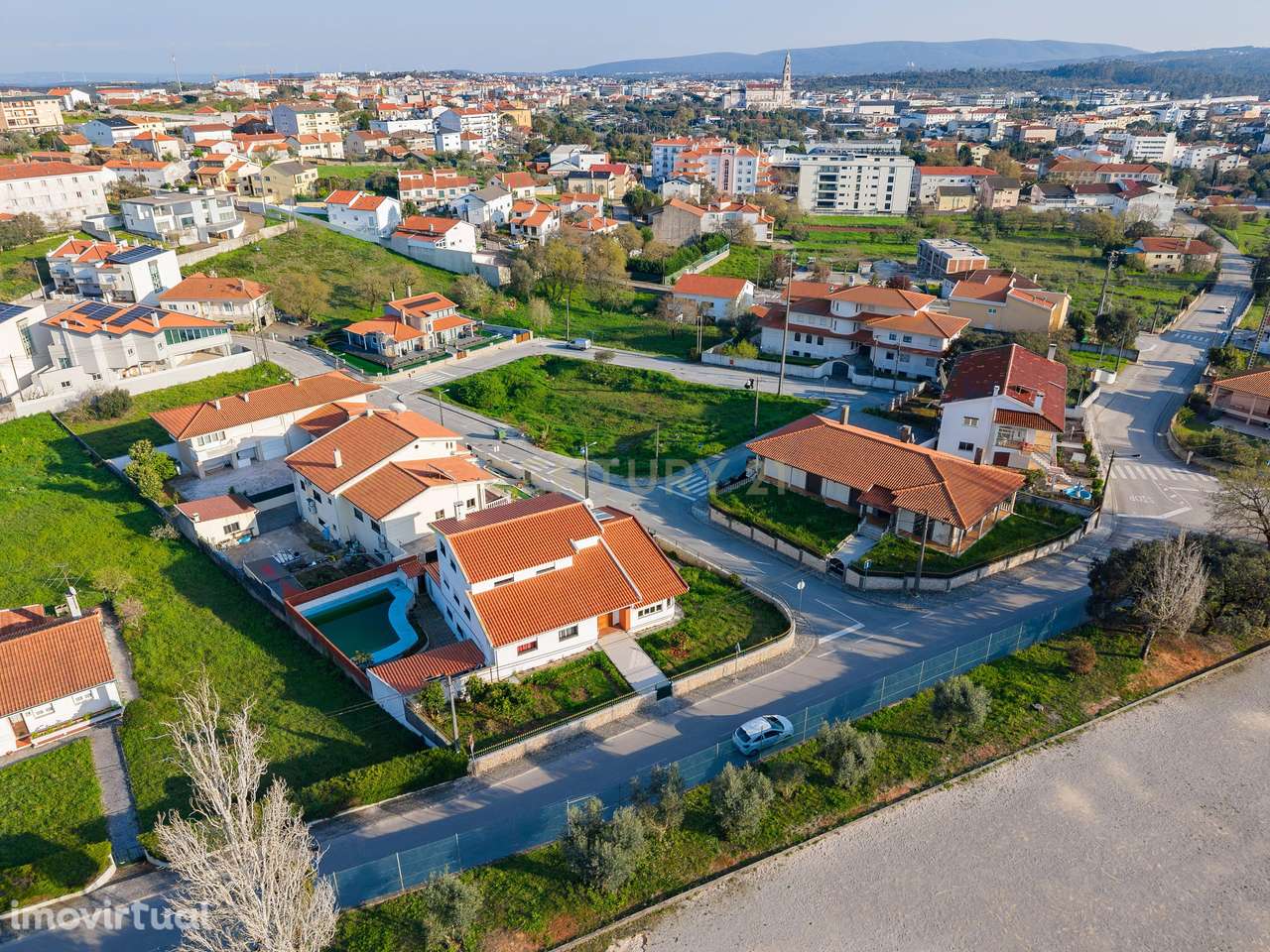 Espetacular Moradia T4 em Localização Central e Tranquila - Grande imagem: 4/56