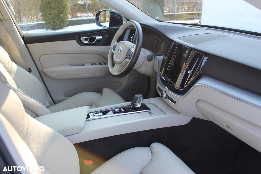 Volvo XC 60 T6 AWD Recharge Geartronic Inscription Expression - 13
