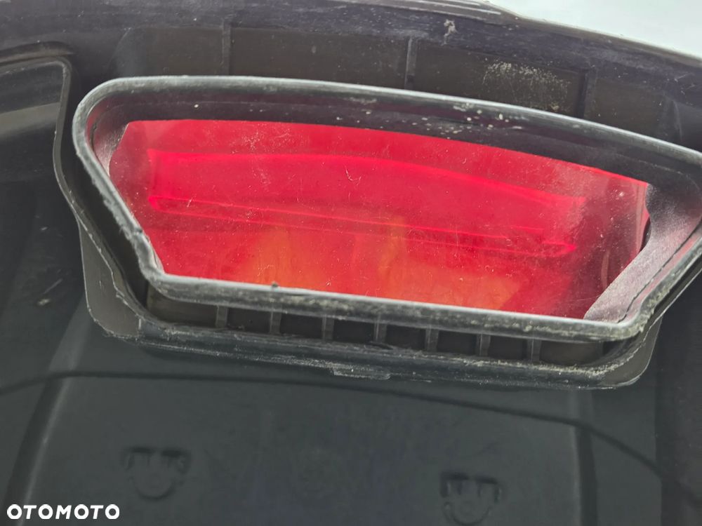 KUFER CENTRALNY  PEUGEOT VIVACITY SKUTER YAMAHA SUZUKI CPI - 17