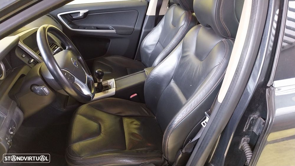 Volvo XC 60 D5 Momentum - 7