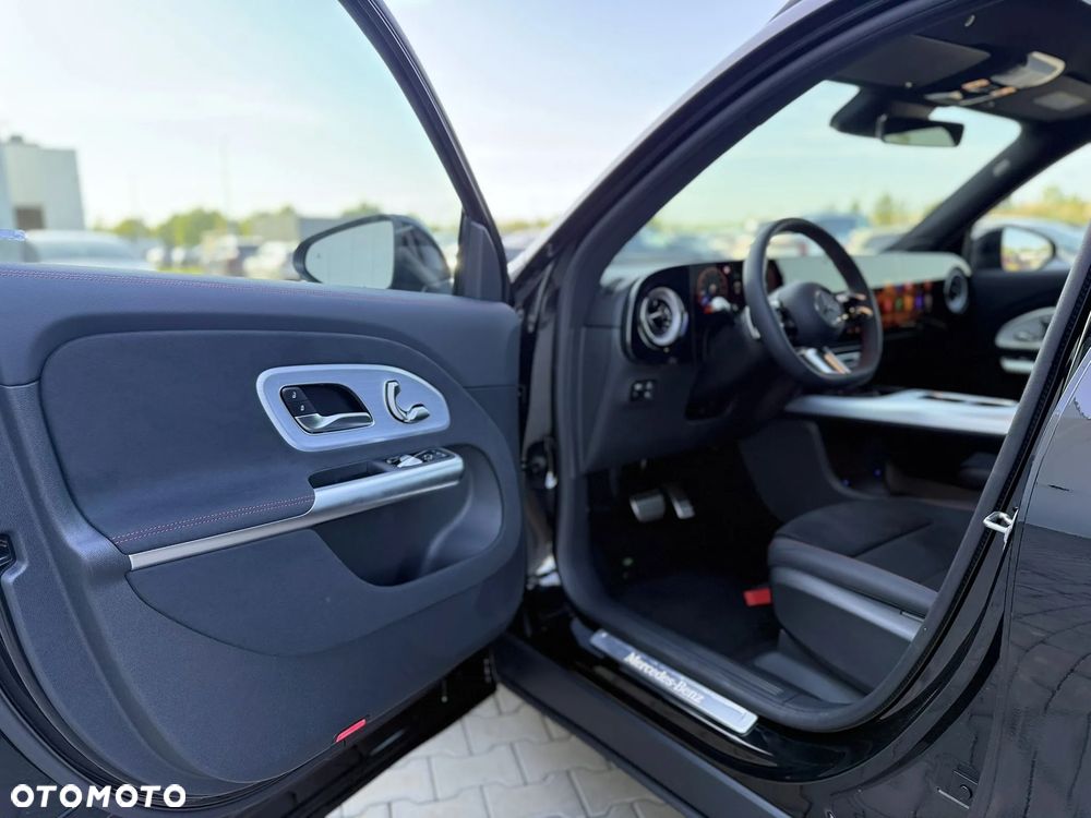 Mercedes-Benz GLB - 17