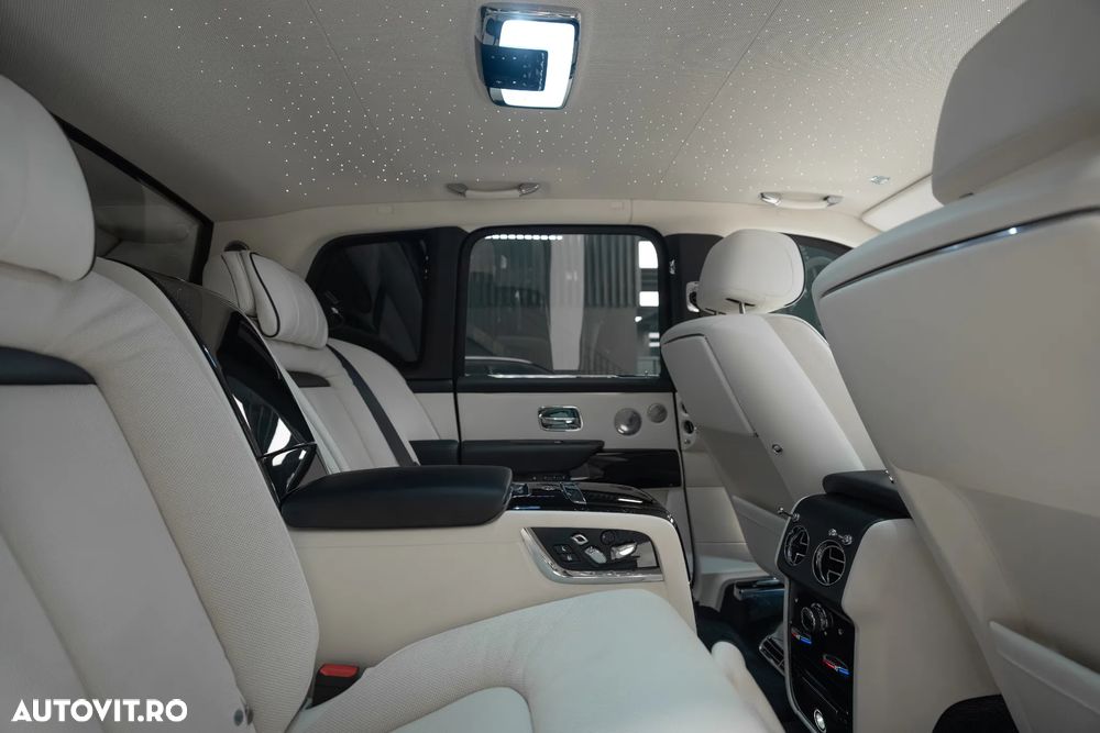 Rolls-Royce Cullinan Standard - 36