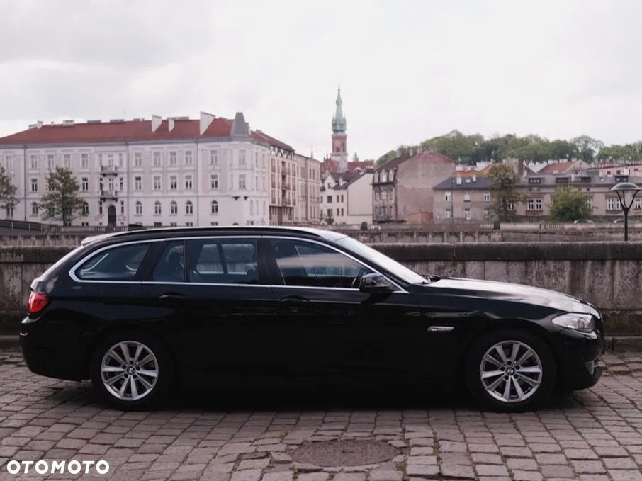 BMW Seria 5 520d Touring - 15
