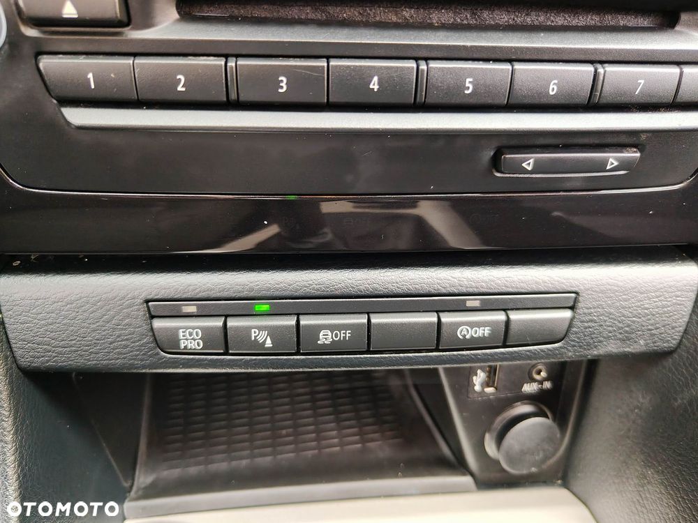 BMW X1 sDrive16d Sport Line - 29