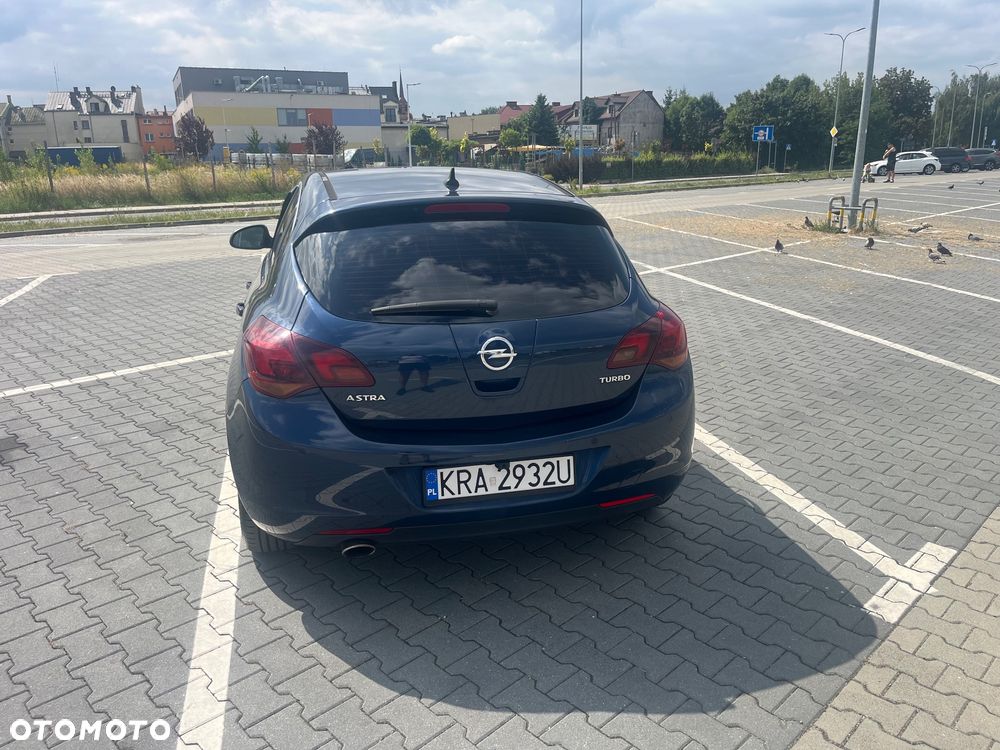 Opel Astra 1.4 Turbo Cosmo - 4