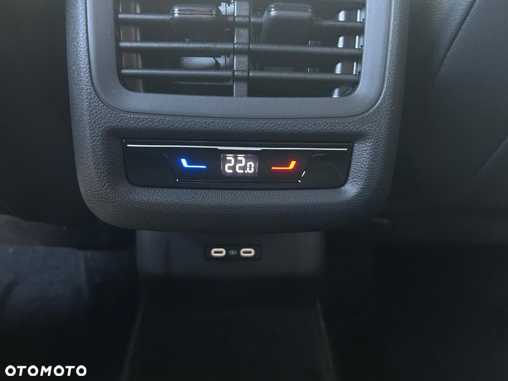 Volkswagen T-Roc - 26