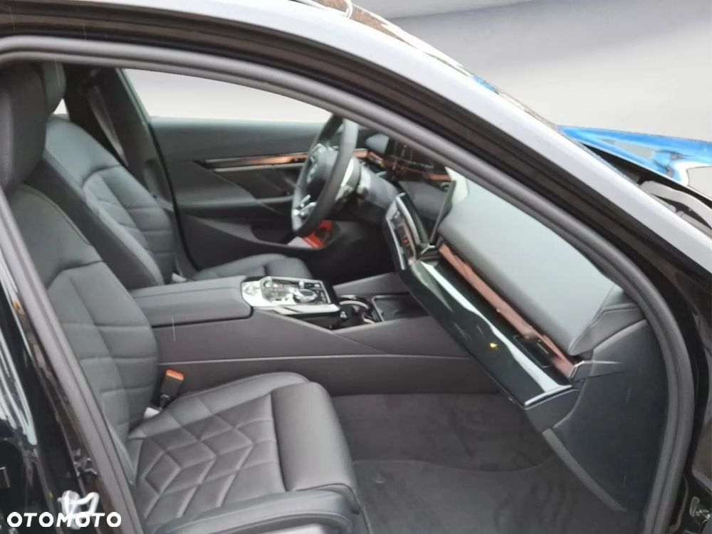 BMW Seria 5 540d xDrive mHEV M Sport - 22