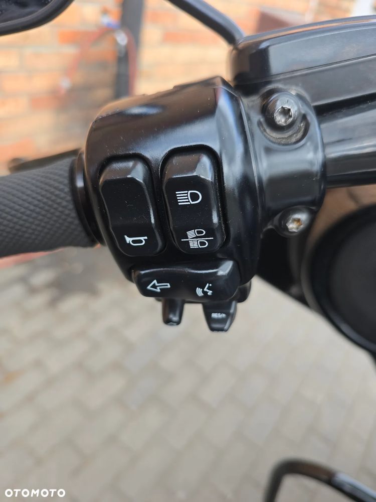 Harley-Davidson Touring Street Glide - 17