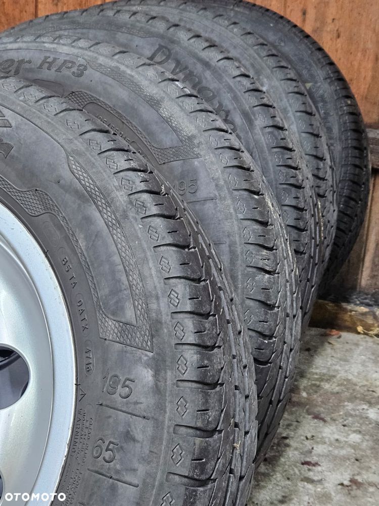 Komplet kół aluminiowych z oponami zimowymi Audi A3 8L 195/65 R15 - 5