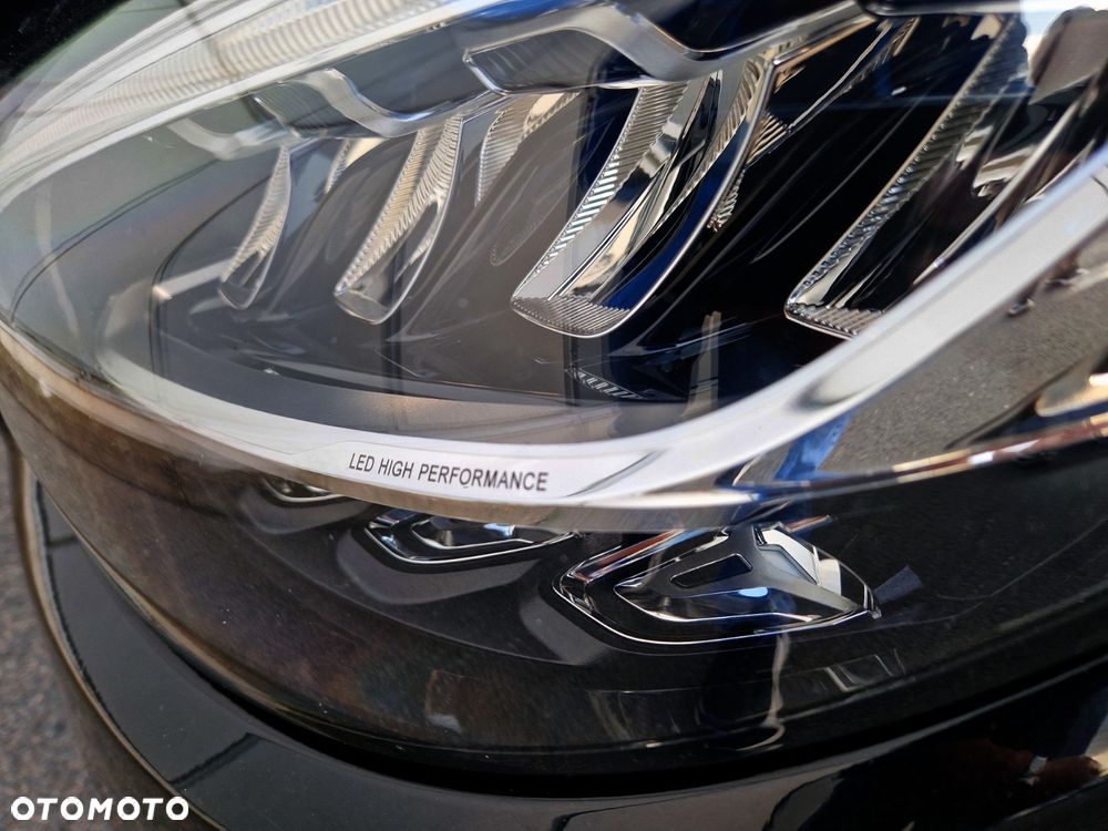Mercedes-Benz Klasa C 200 7G-TRONIC Edition - 22