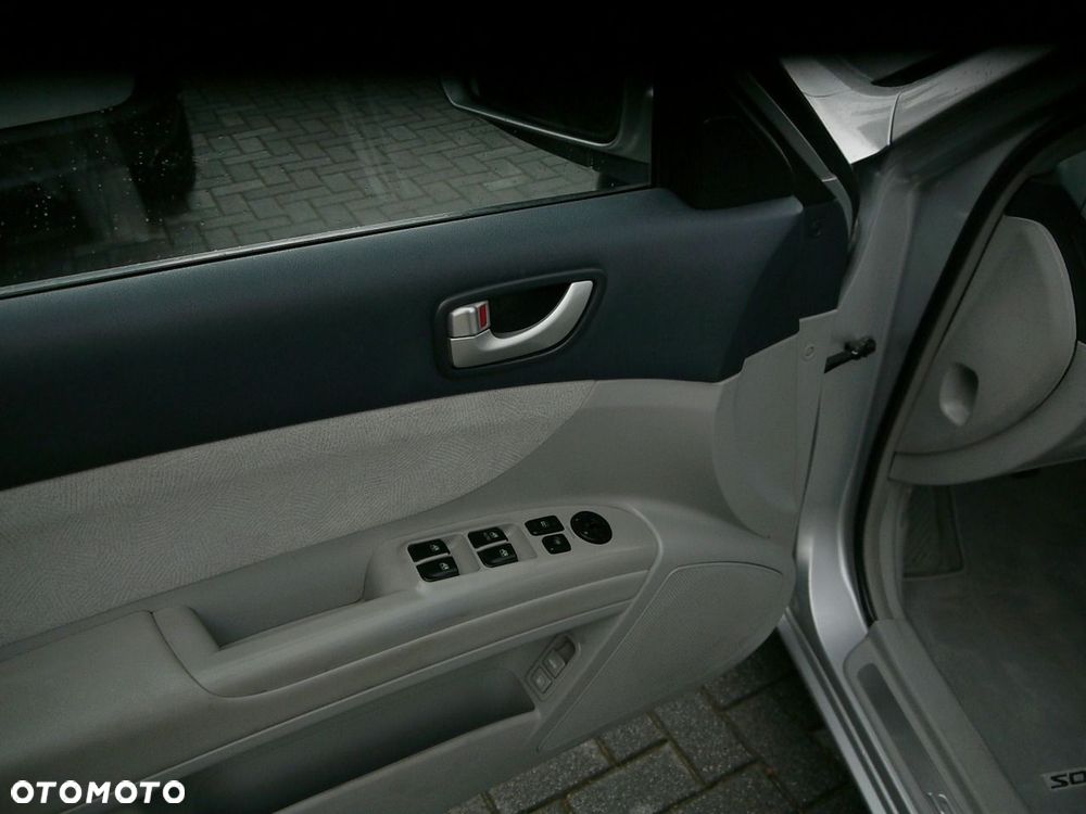 Hyundai Sonata 2.4 GLS - 32