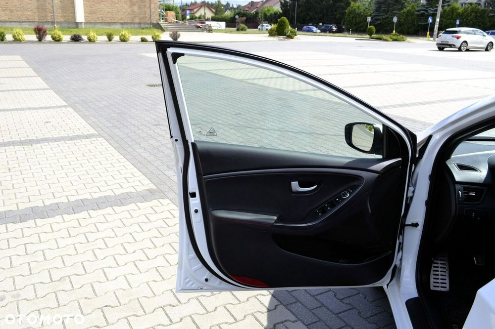 Hyundai i30 1.6 GDI Turbo Luxury - 35