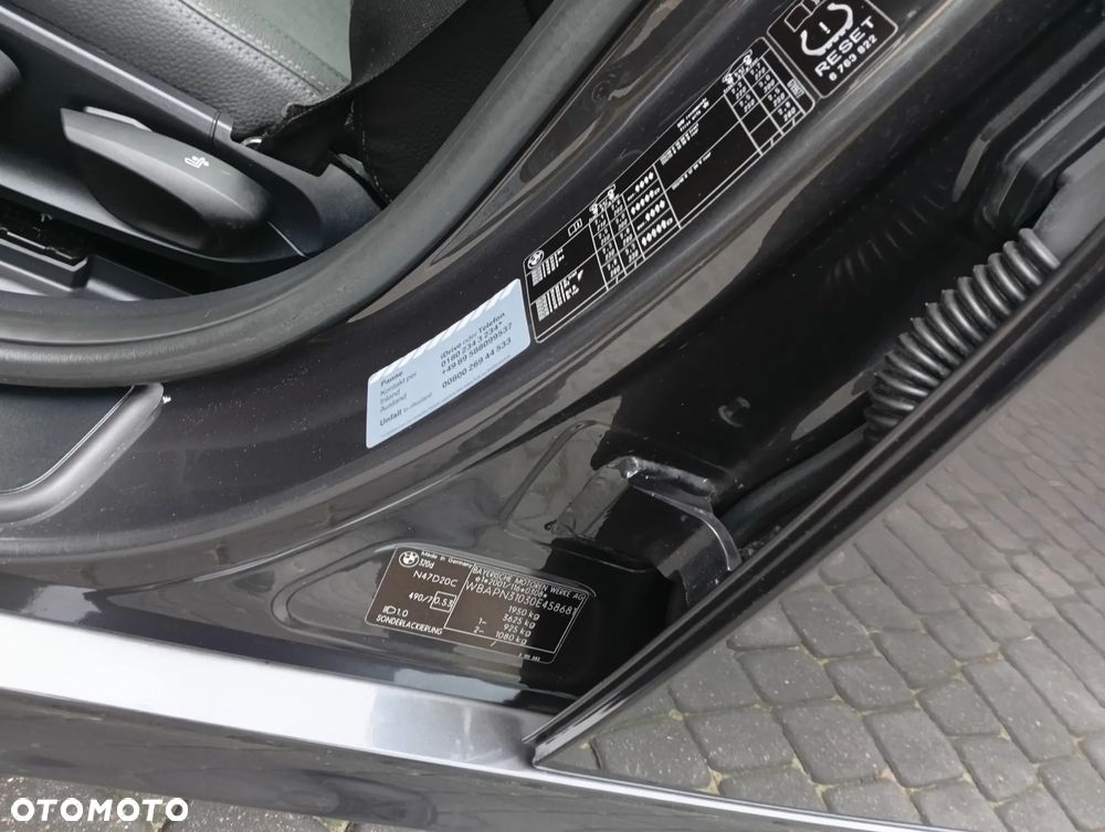 BMW Seria 3 320d DPF Edition Sport - 25