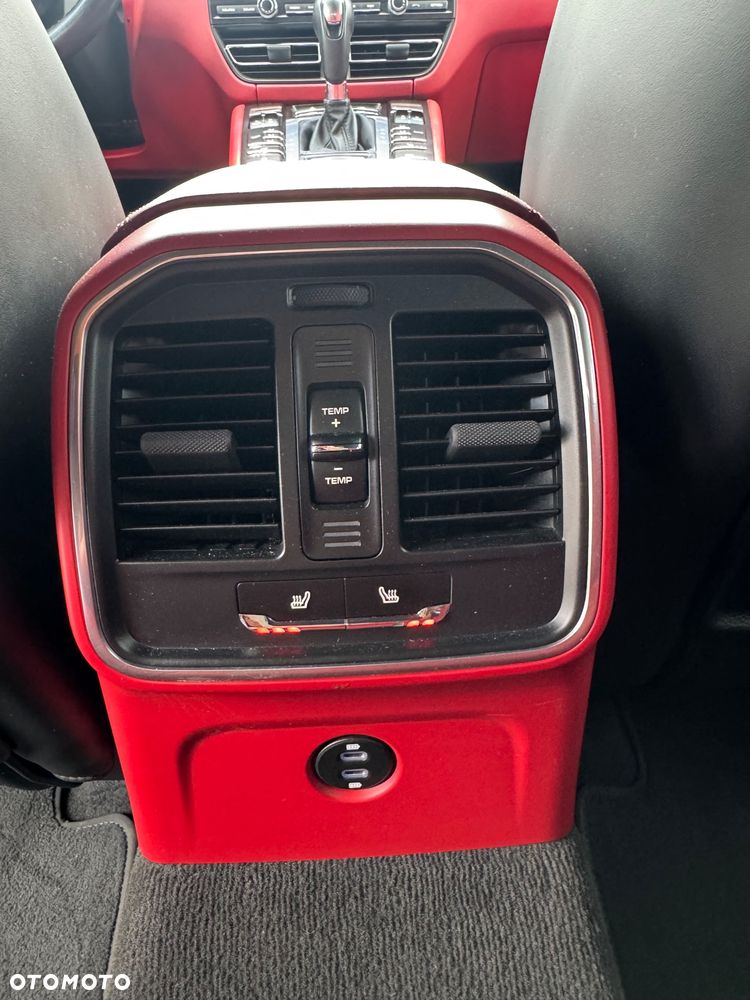 Porsche Macan - 29