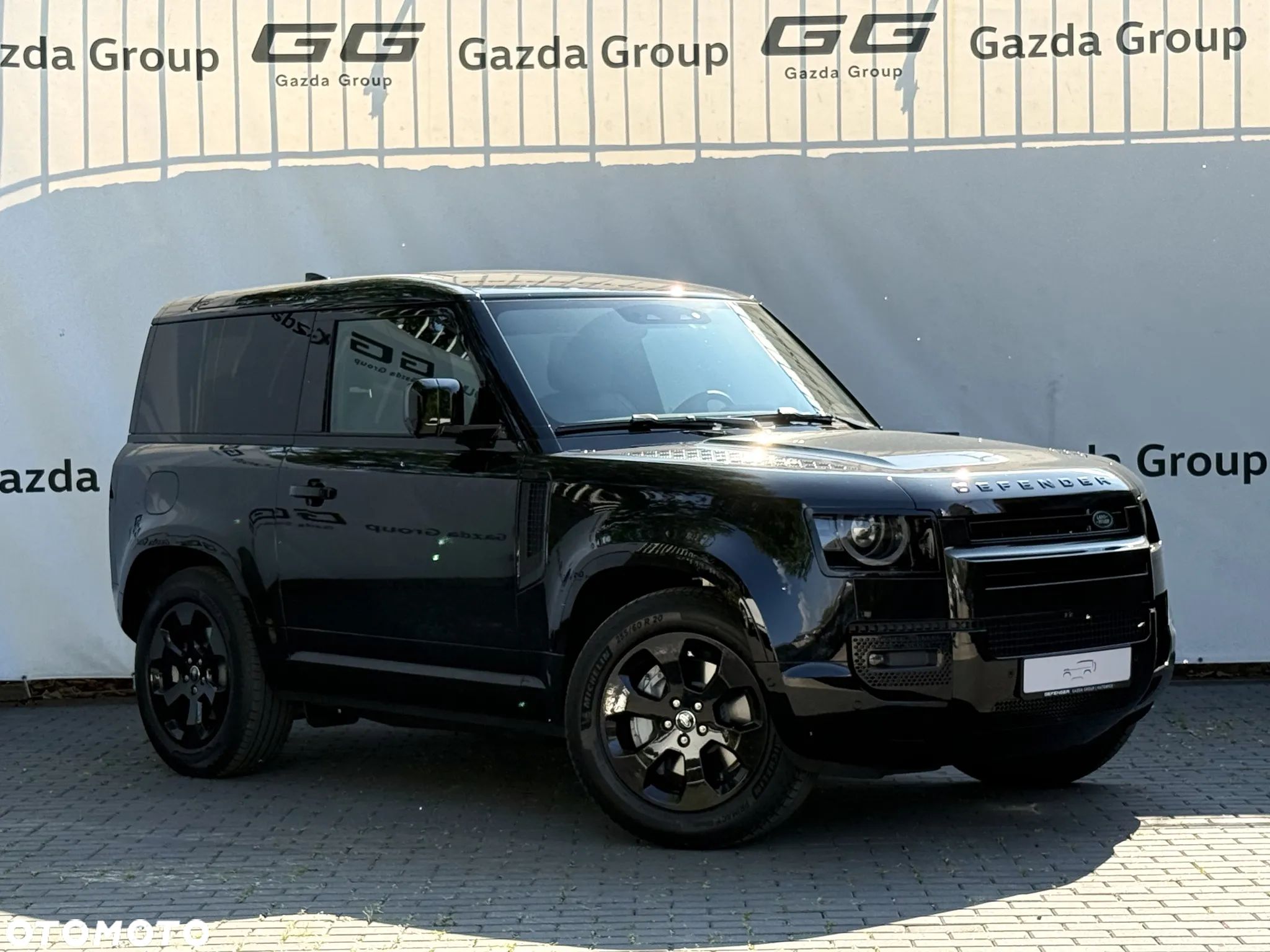 Land Rover Defender 90 D300 X-Dynamic HSE - 1