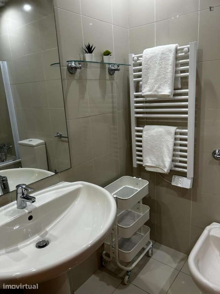 Apartamento com 1 quartos - localizado em Cedofeita Porto - Grande imagem: 2/9
