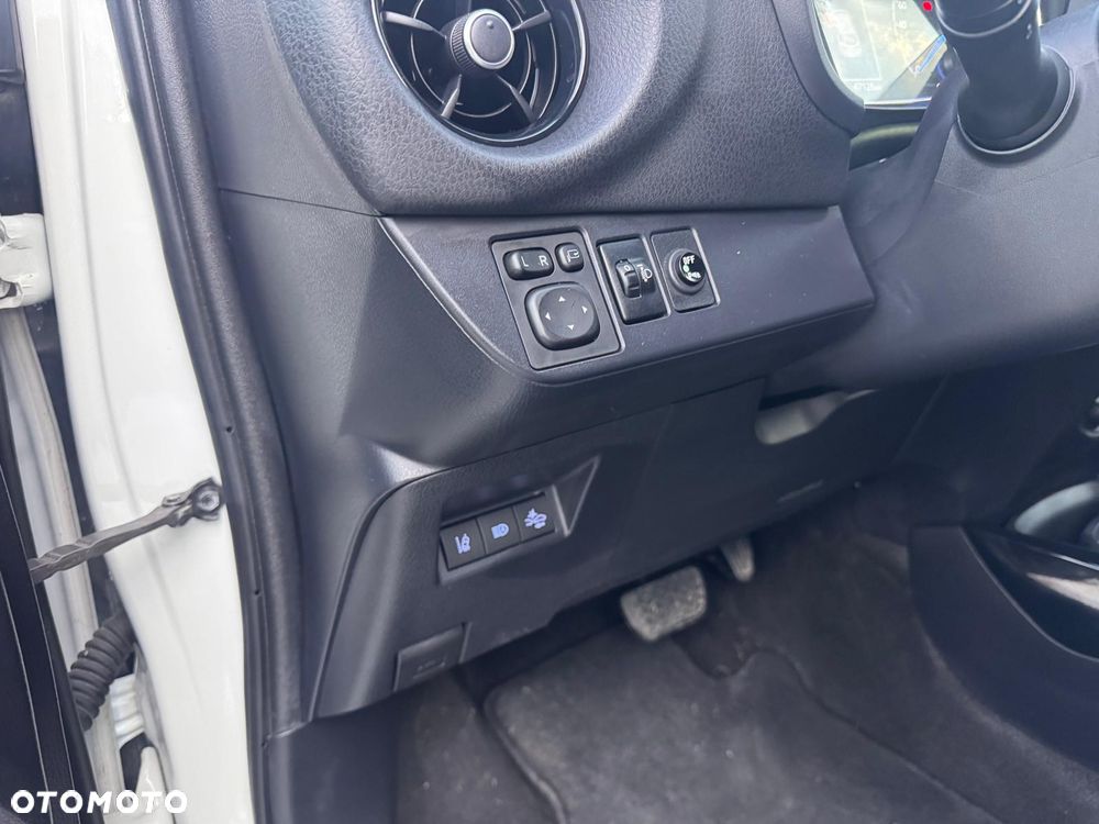 Toyota Yaris - 23