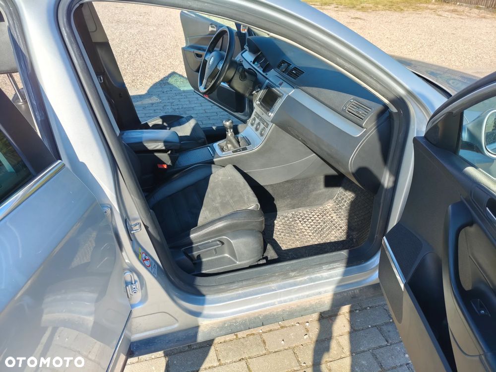 Volkswagen Passat 2.0 TDI DPF Sportline - 15