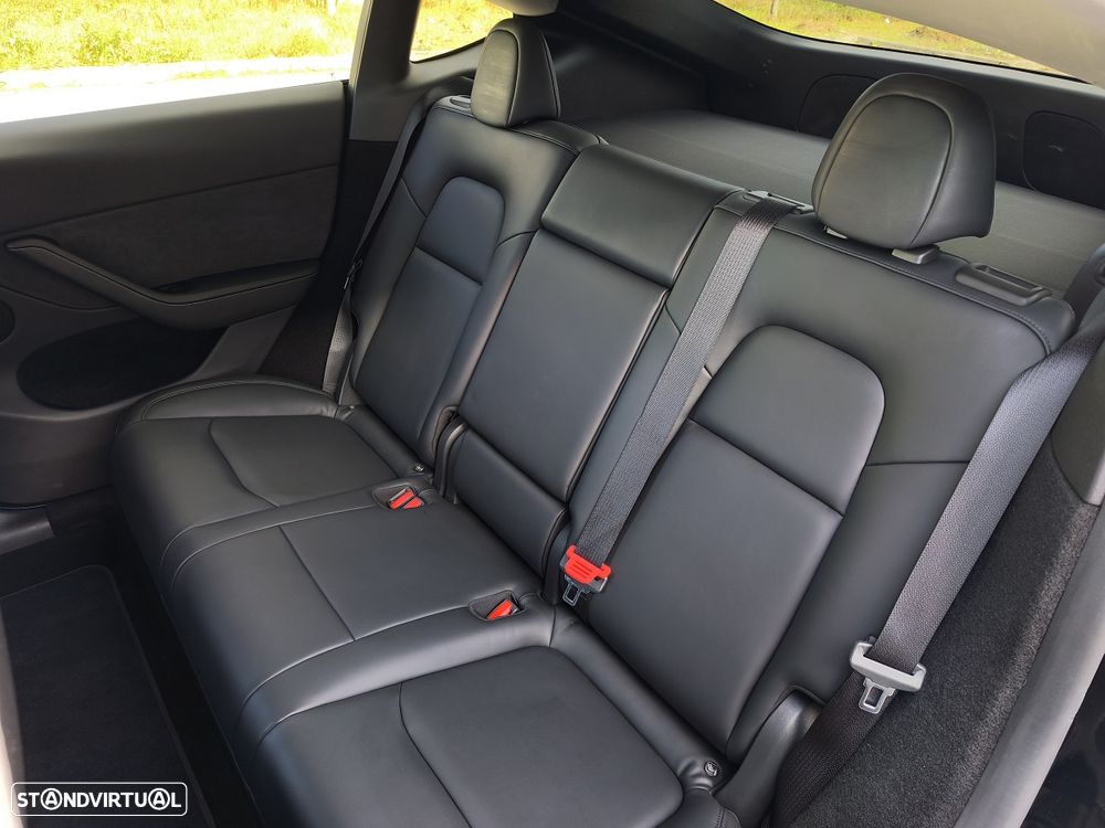 Tesla Model Y Performance Dual Motor AWD - 14