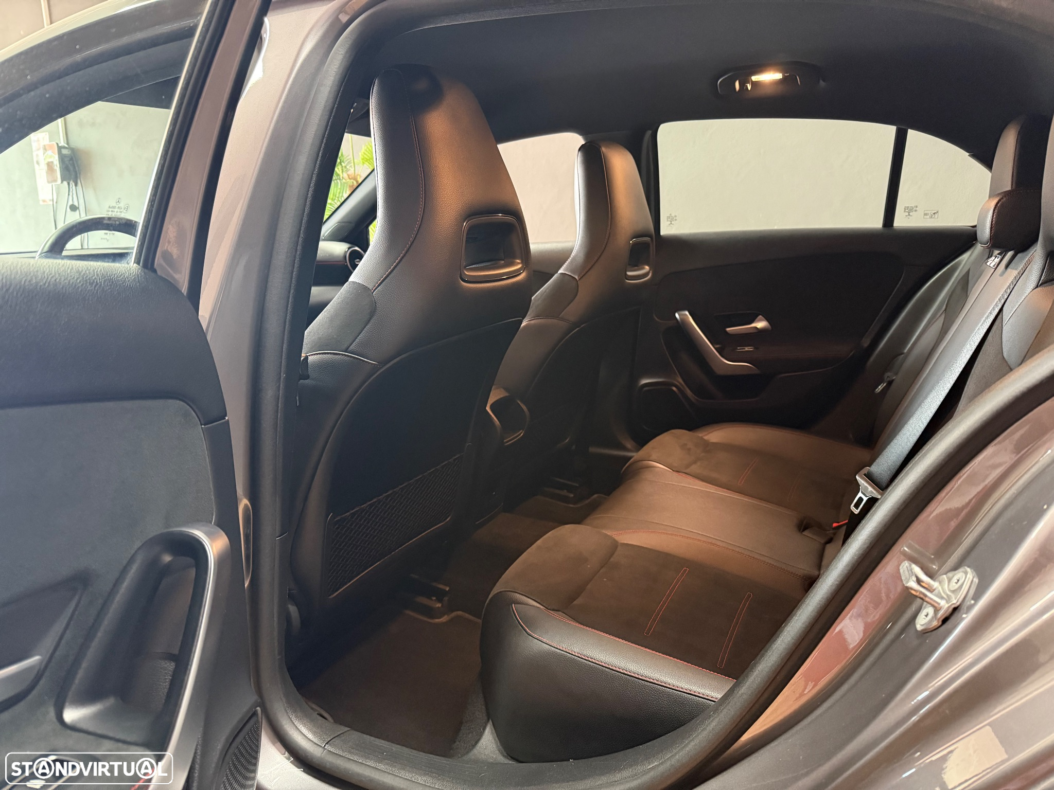 Mercedes-Benz A 250 e AMG Line - 15