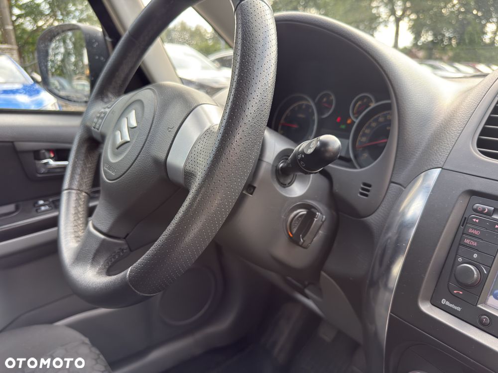Suzuki SX4 Classic 1.6 VVT 4x4 Comfort - 40