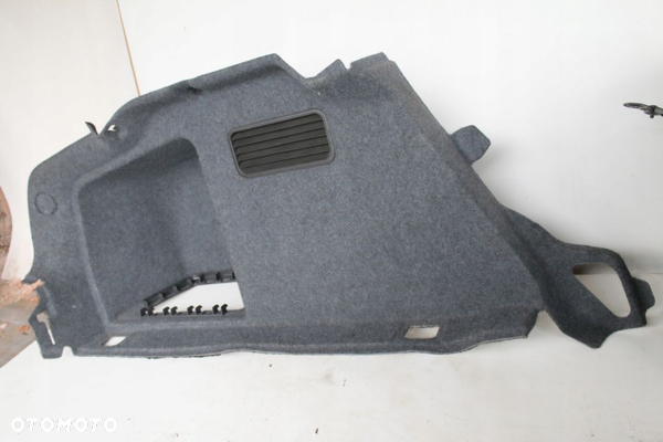 BOCZEK BAGAŻNIKA LEWY SEAT EXEO
