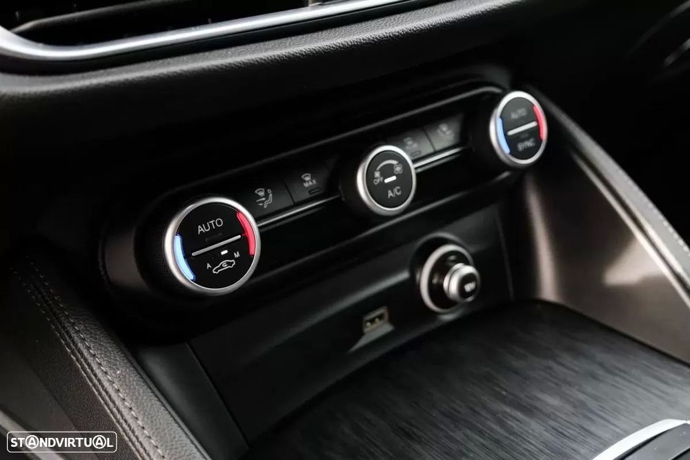 Alfa Romeo Stelvio 2.2 D Super AT8 - 22