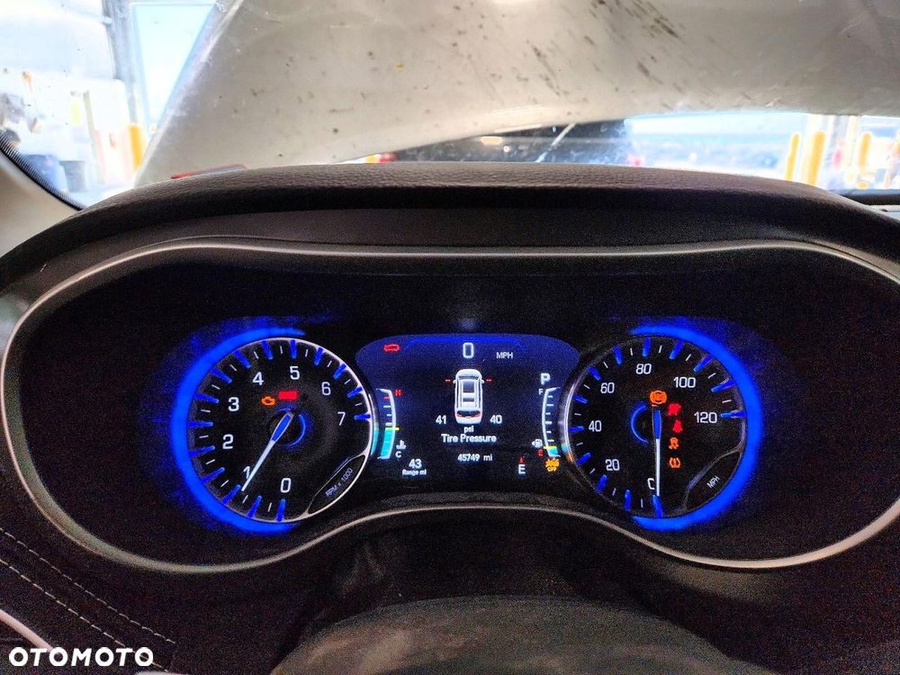 Chrysler Pacifica - 10