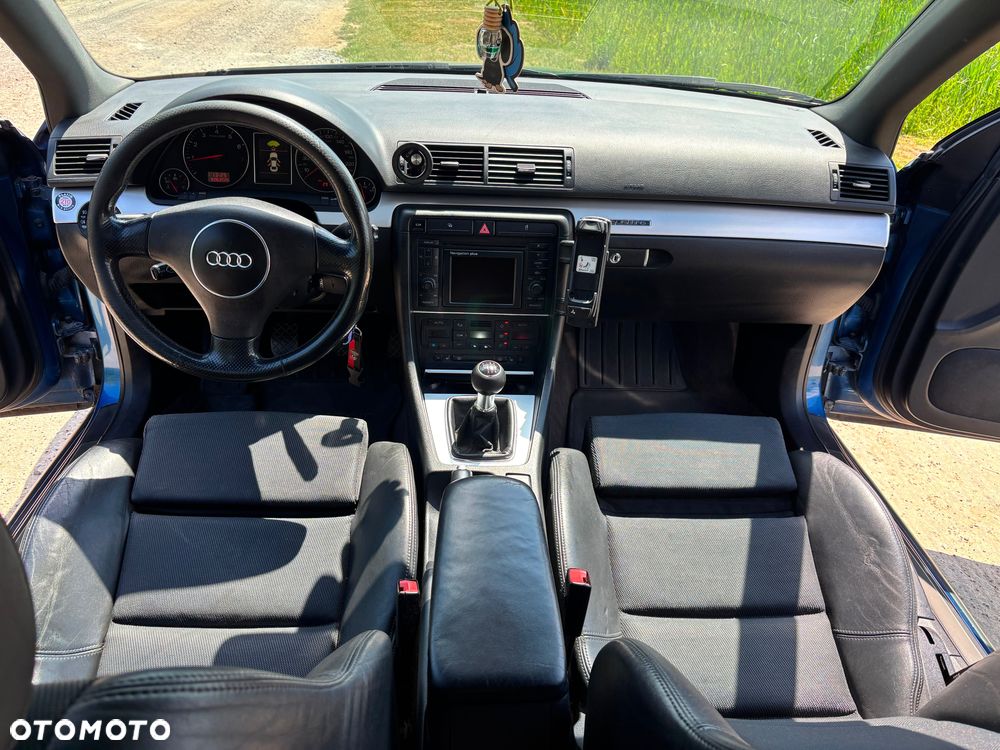 Audi A4 Avant - 4