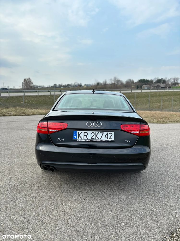 Audi A4 Limousine - 3