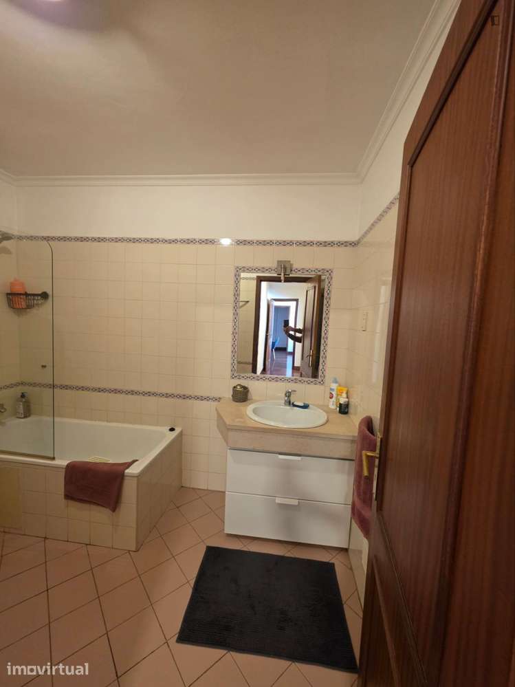 Quarto - localizado em Cedofeita Porto - Grande imagem: 4/10