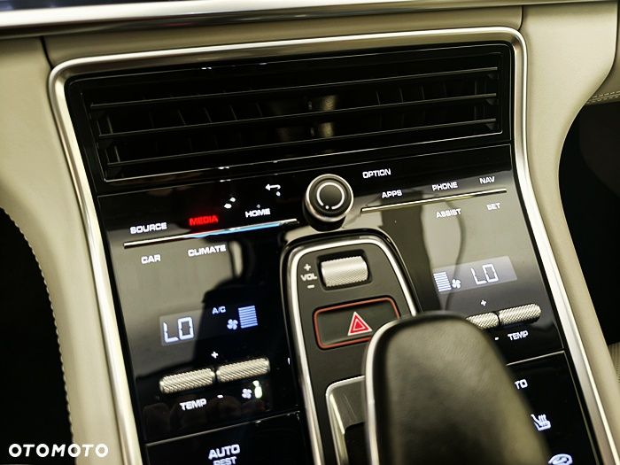 Porsche Panamera 4 E-Hybrid - 31
