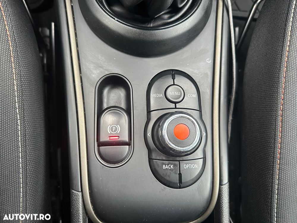 Mini Countryman Cooper S E ALL4 AT - 23