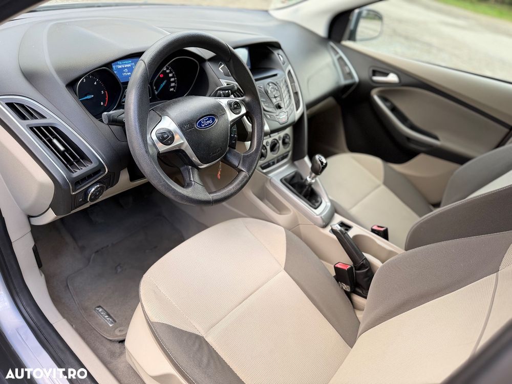 Ford Focus 1.6 TDCI DPF Titanium - 8