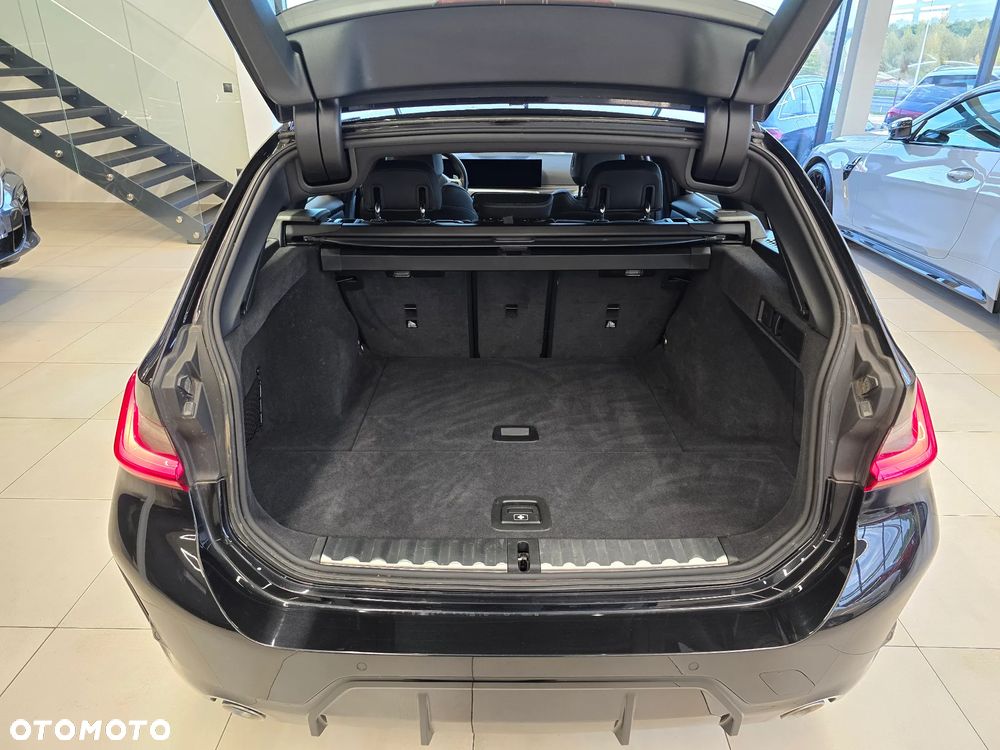 BMW Seria 3 318i M Sport - 10