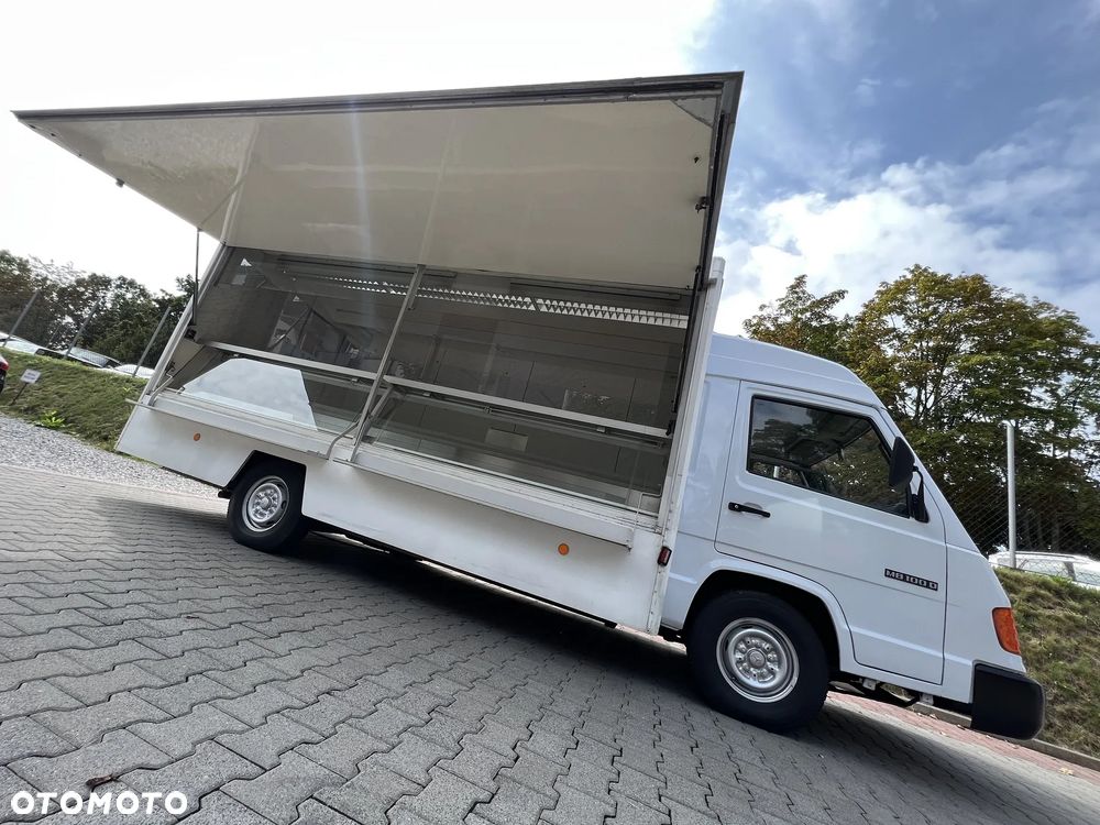 Mercedes-Benz MB100D - 9