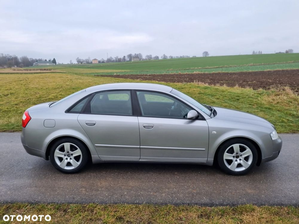 Audi A4 Limousine - 7