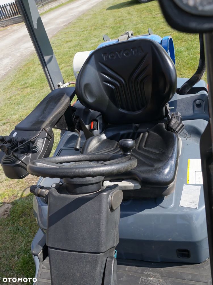 Toyota 02-8FGF18 - 8