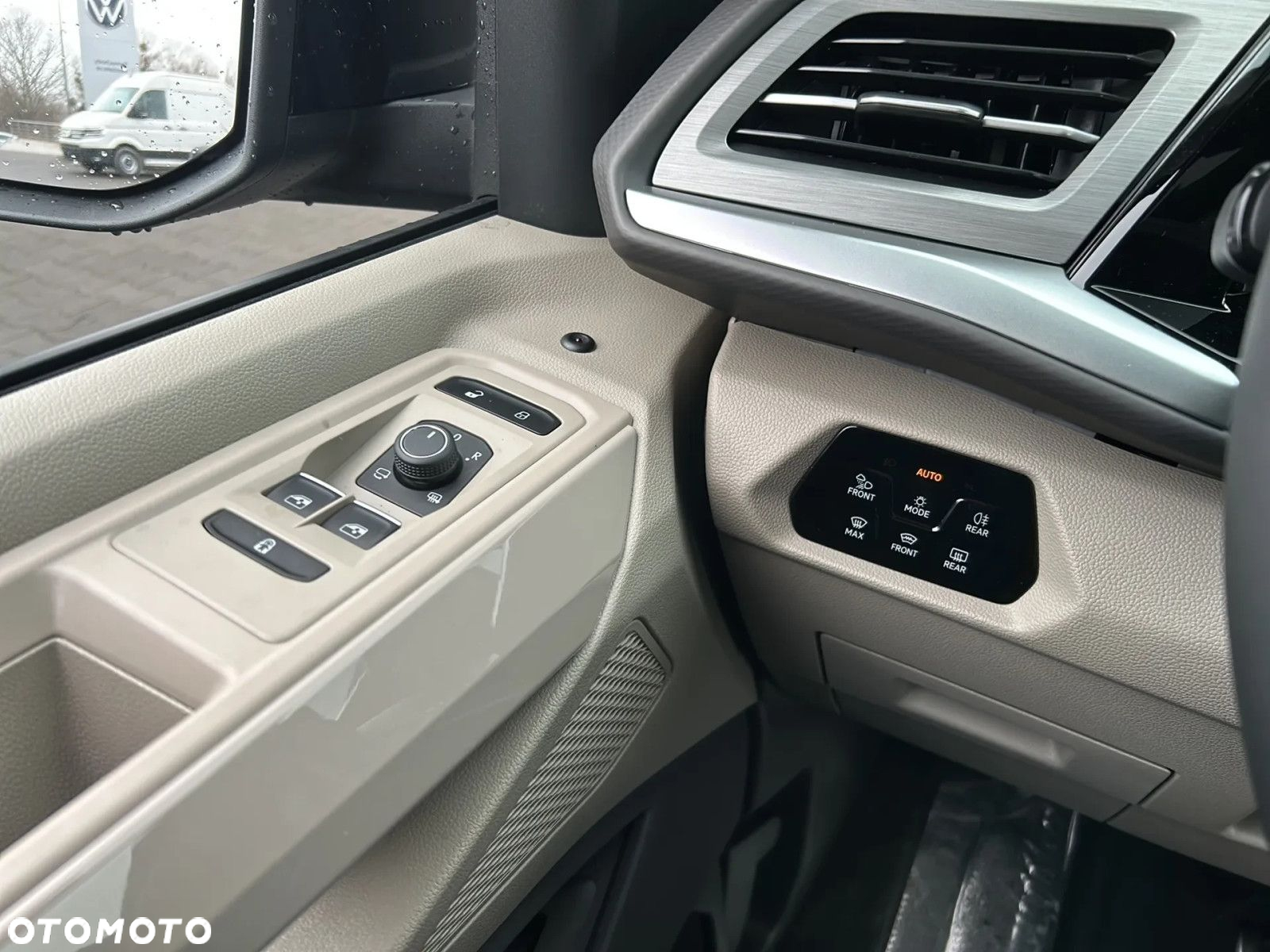 Volkswagen Multivan 2.0 TSI L2 Style DSG - 23