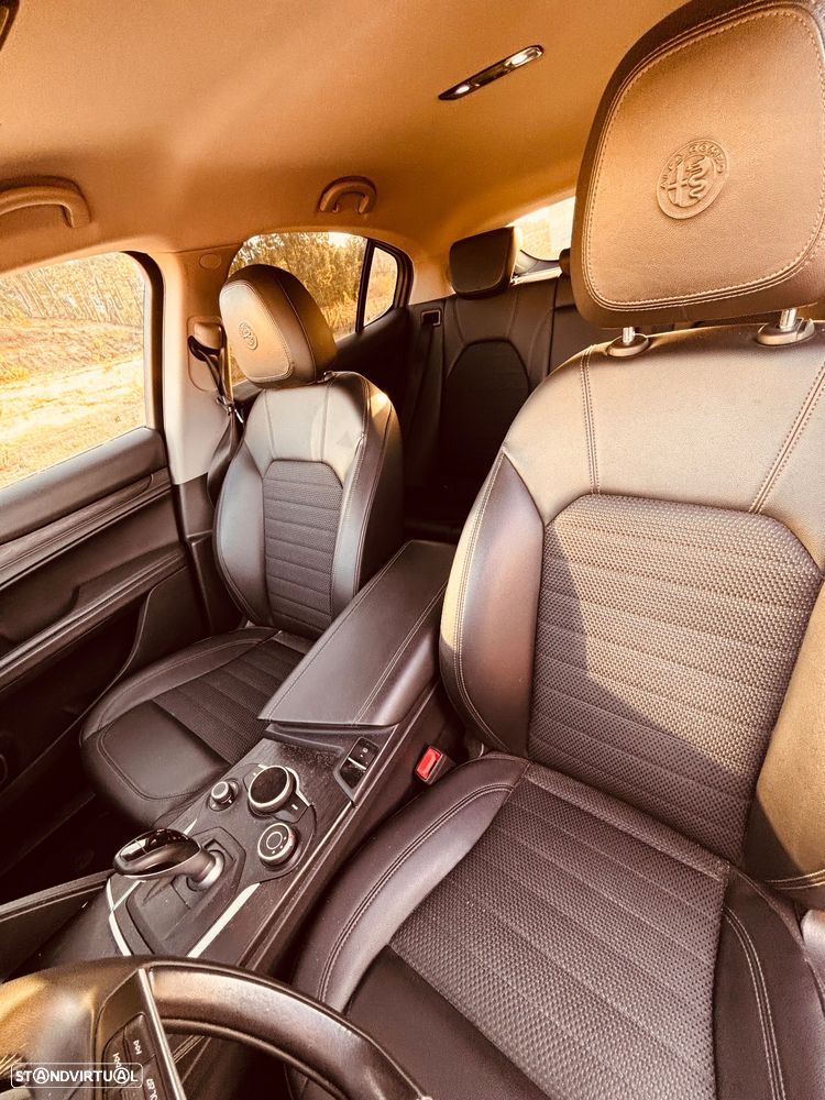 Alfa Romeo Stelvio 2.2 D Super AT8 - 12