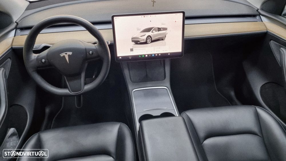 Tesla Model Y - 18
