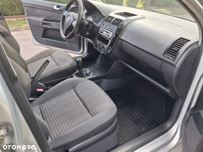 Volkswagen Polo - 8