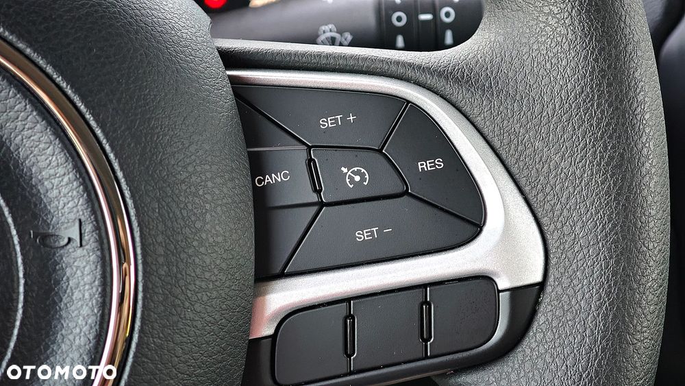 Jeep Renegade - 25