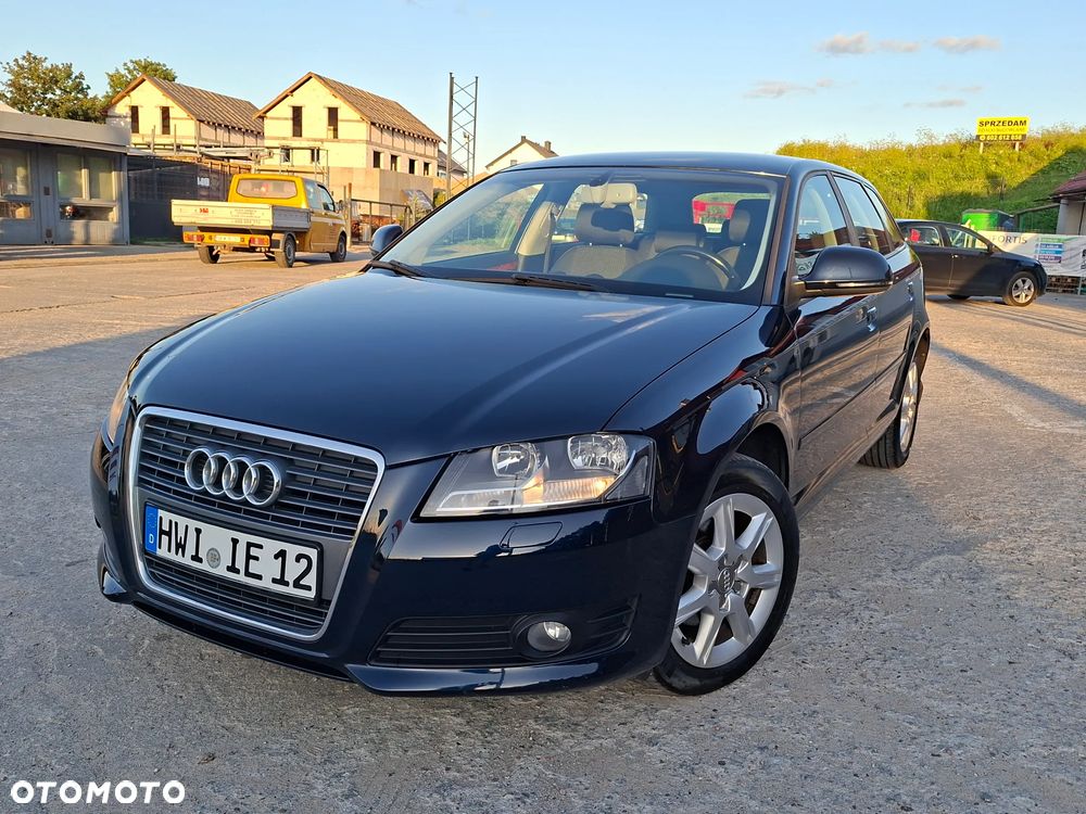 Audi A3 Sportback 1.6 TDI DPF Ambiente - 2