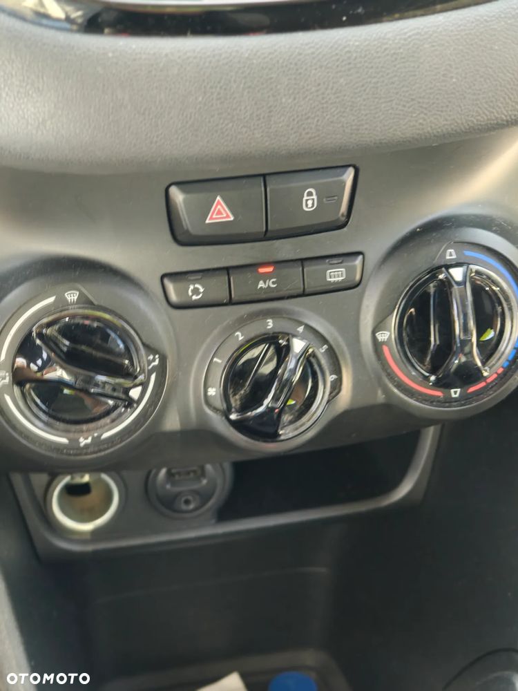 Peugeot 208 1.4 HDi Access - 4